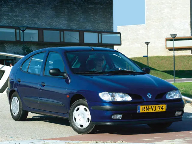 Renault Megane (BA, LA) 1 поколение, хэтчбек 5 дв. (03.1995 - 02.2001)